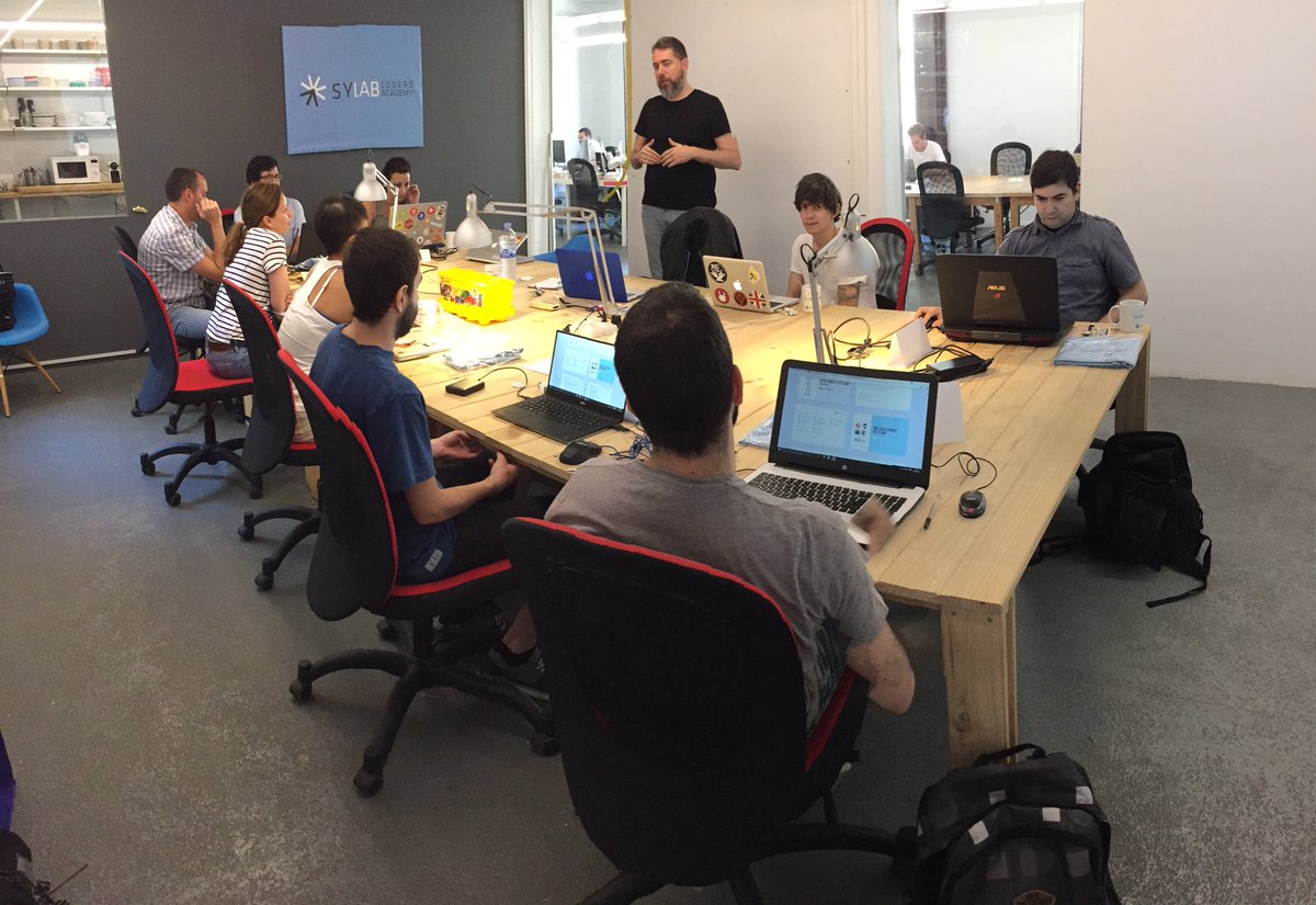 RT @SkylabCoders: Empieza el bootcamp de verano de…